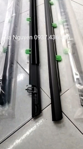 Nẹp chân kính ngoài cánh cửa honda crv 2007-2012có mạ crôm màu trắng gioăng cao su đi liền nẹp chân kính