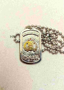 Kalung Logo Polisi: Aksesoris Unik untuk Pria