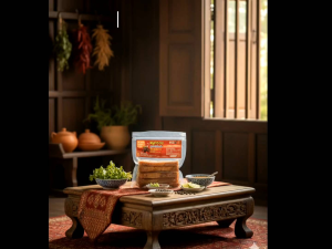 หมูกรอบสูตรพริกไทยดำ พร้อมทอด ขนาดน้ำหนัก 220 กรัม  รสชาติเผ็ดร้อน  อร่อย ต้องลอง (โปรราคาพิเศษ Early Bird )