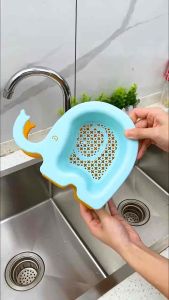 厨房水槽沥水篮 (1套2个) Kitchen Sink Drain Basket#晒出你的家居好物 水槽中间卡个沥水篮也太方便了，剩菜剩饭往里倒，有了他再也不怕堵塞下水道了♥还能用来洗水果蔬菜‼😍 #好物分享