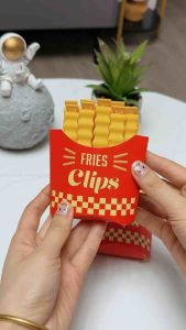 趣味薯条封口夹(1盒12个)  Fun Chip Sealing Clip 这个#薯条封口夹太可爱了吧😍！吸在冰箱上就是一个装饰品✨，平时吃不完的零食可以当作封口夹！#封口夹 #实用好物 #好看又实用 #