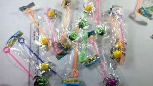 10 pcs mainan gasing tarik pak