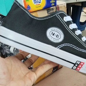 sepatu sekolah nb tali laki-laki dan perempuan SD SMP SMA