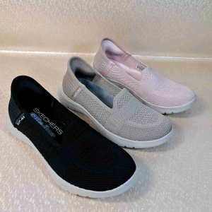 Sepatu Skechers Wanita Slip On untuk Olahraga & Aktivitas Sehari-hari