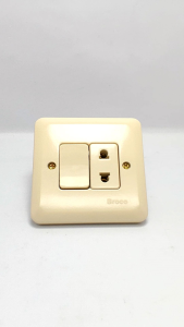 broco Stop kontak+saklar Broco New Gee IB -525361/saklar Engkel tunggal IB+Stop kontak broco cream .