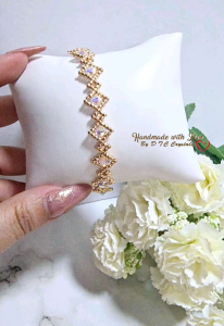 [D.T.C Crystals] Simple Bracelet with RoseGold beads and Swarovski Crystals