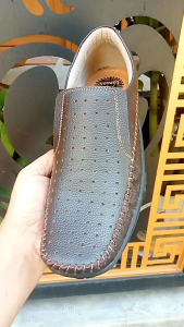 sepatu kasual kulit asli