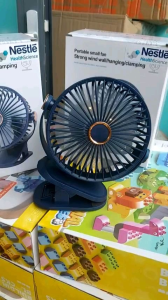 quạt tích điện 360 độ quà từ sữa