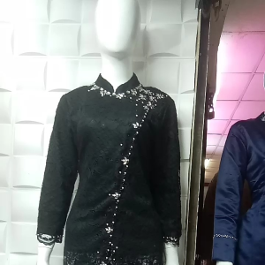 Set Kebaya Janggan: Kebaya Desain Elegan untuk Acara Formal