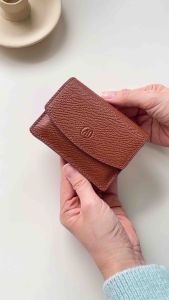 TRIO Card wallet ทรีโอ้ Tri-pocket card wallet  กระเป๋าบัตร ใส่ได้สูงสุด20 ใบ หนังวัวแท้ EPSOM แบรนด์ MONOMEBKK