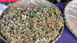 กระยาสารทกําแพงเพชร สูตรหวานน้อย เน้น มันกะทิ มะพร้าวสด ใช้น้ําตาลธรรมชาติ มีความหอมธรรมชาติ น้ําหนัก1กิโลกรัม