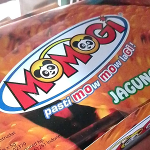 MOMOGI Snack 1 Box x 20 Bks x 5g Snack Momogi Rasa Jagung Bakar Snack Ringan Variasi Rasa - Lazada