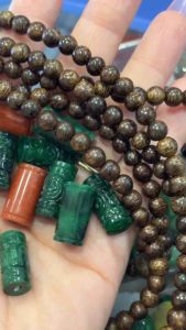 Vòng tay gỗ trầm hương mic lu thống Ngọc Sơn Thuỷ thiên nhiên may mắn tài lộc