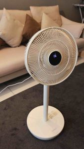 Venturo AI Smart Tracking Fan / Cordless With Powerbank