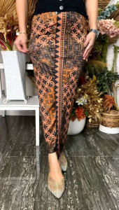 Desain Batik Modern: Rok Jadi Motif Strait