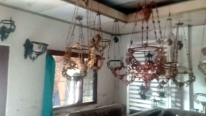 LAMPU GANTUNG ANTIK diameteLAMPU JADULLAMPU KLASIKLAMPU MOTIF LAMPU TEMPA CORLAMPU GANTUNG MEWAHPENGHIAS PLAVONlampu jawalampu sundalampu betawilampu rumah joglolampu uniklampu masjidlampu motif bungalampu besilampu bajalampu cor