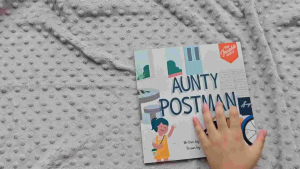 Aunty Postman 🇸🇬 (Childrens Book / Storytime / Acts of Kindness / Unsung Heroes / Singapore / Community Spirit / Love / Appreciation / Special Jobs / Respect All Jobs / Heartfelt Stories)