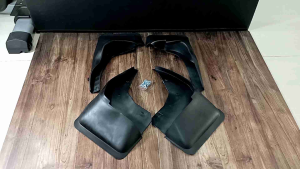 Mud Guard / Karpet Lumpur Innova 2005-2015 1Set 4pcs