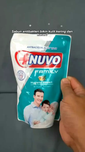 NUVO Family Sabun Mandi Cair Hygiene Puoch 400ml