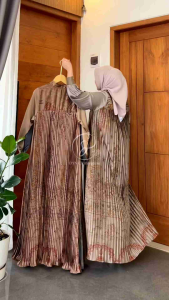 DYN - Arunika Dress DYN CLOTHINGLINE Gamis Silk Premium Plisket