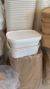 (10 ชุด) กล่องกระดาษเหลี่ยมคราฟท์ "สีน้ำตาล/ขาว" พร้อม 580ml, 750ml, 1000ml ร่วมกับ กล่องขนม, กล่องอาหาร, กล่องกระดาษ และ กล่องคู่กี้ ที่มีเครื่องประดับ 58cm x 48cm x 7cm ที่สามารถสัมผัสได้ตามต้องการ