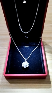 Kalung Moissanite Diamond Pendants: Desain Kalung Moissanite & Aksesori Perhiasan