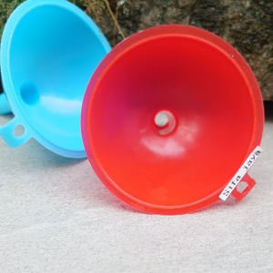 Corong Kecil Serbaguna Bahan Plastik Berkualitas