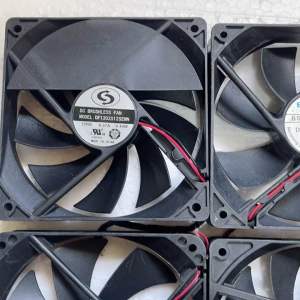 Quạt 12v Fan 12x12x2.5 (dòng từ 0.2A đến 0.37A)