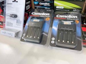 Máy sạc pin Ni-MH CAMELION sạc nhanh 2H hỗ trợ pin AA/ AAA