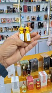 Didar & Arman Roll On Attar - Minyak Wangi Khas dengan Botol Emas Mewah untuk Pengalaman Aroma yang Menyenangkan