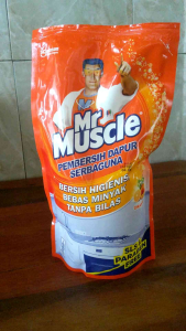 Mr Muscle Pembersih Dapur Serbaguna 720ml refill