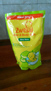 Zwitsal Hair & Body Bath Aloe Vera 400ml: Sabun Mandi Alami untuk Rambut dan Tubuh