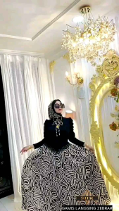 SHR Maxi Langsing Zebra: Pakaian Trendi & Nyaman untuk Wanita