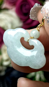 (Certificate) 100% Natural High Quality Natural Burmese Feicui Jade Lucky Cloud Pendant (附证书) 100%纯天然A货 翡翠祥云 吊坠 精致上档次 水头油亮 值得收藏