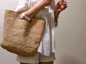 DaVee | Handmade woven Raffia straw bag bucket bag top-handle straw bag
