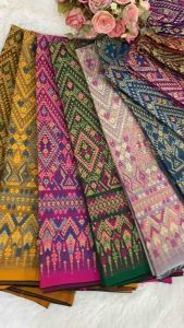 ผ้าไทย ผ้าไหมแพรวากาฬสินธุ์เบอร์11 เป็นไหมสังเคราะห์ ทอลายเกรดพรีเมี่ยม สีแดง No.2 ขนาด 100 x 180 cm หรือ 2 หลา ผ้าชิ้นยังไม่ได้ตัดเย็บ