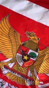 Background Garuda Batik Merah Putih Umbul Umbul