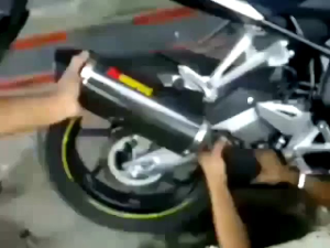 Slencer Akrapovic layang karbon diamater 50 mm