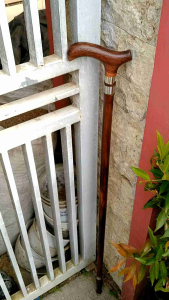 Tongkat jalan kayu galih asem model timur tengah C136