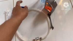 ชุดอุปกรณ์เปลี่ยนน้ำมันเบรคชนิดทำงานคนเดียว สำหรับรถยนต์และรถจักรยานยนต์ หัวสีน้ำเงิน