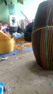kursi gentong putri Anyam plastik sintetis