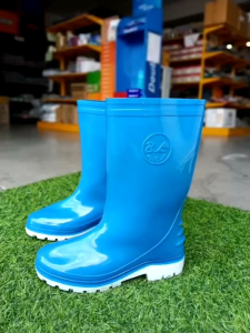 รองเท้าบูทบีแอล BL รุ่น 8700 สูง10นิ้ว กันน้ำ กันลื่น ใส่ในโรงงาน ทำสวน พื้นขาว