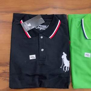 Kaos polo kerah bordil kuda