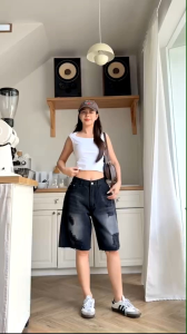 ☎️กางเกงยีนส์ ขา 5 ส่วน เอวสูง ผ้ายีนส์ไม่ยืด สีดำฟอก แต่งขาดนิดหน่อย Size  S M L XL 2XL 3XL