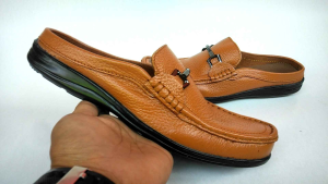 Sepatu Sandal Slop Pria Kulit | Tutong Bustong Pria Terbaru Warna Tan dan Hitam