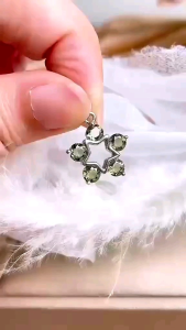 【现货 】捷克陨石吊坠🏅🏆Moldavite Pendant|增强灵感 ✦ 助你实现心愿|