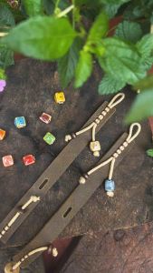 Vòng Hide - Vòng tay da bò may thủ công mix hạt sứ màu ngẫu nhiên