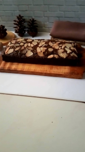 Bronis Panggang Kacang Almond