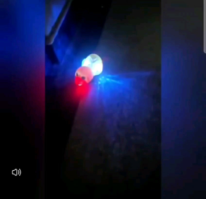 Mainan Bebek Berjalan Musik dan Lampu Disko Warna Warni