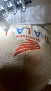 หมวกแก๊ปเบสบอลปักโลโก้ Honda Thailand หลากหลายสี (สำหรับผู้ใหญ่)